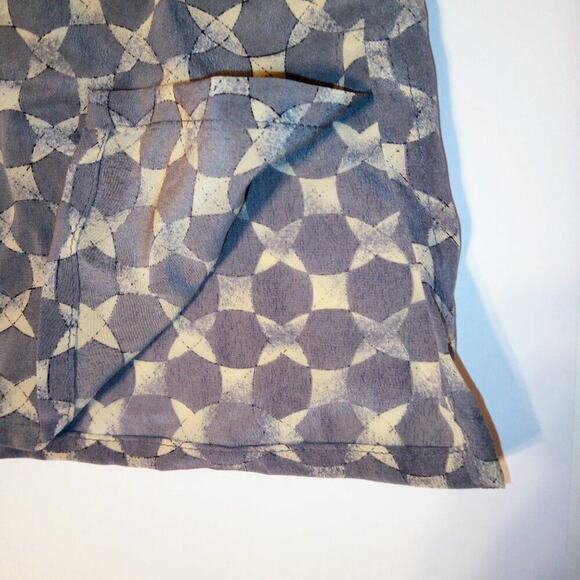 Jaeger Vintage 100% Silk Button Up Top Size Small Gray Feminine Career Preppy - Picture 4 of 7